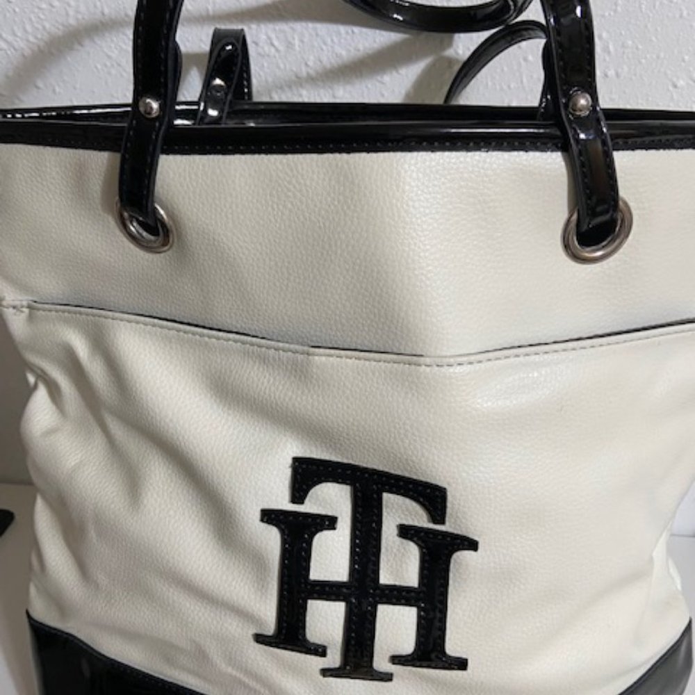 Tommy Hilfiger Womens Handbag White and black New without tags.
